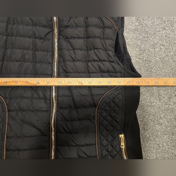 YMI Ladies Size Large Vest Black Brown Gold Hardware Zipper Pockets Fuzzy Lining - Picture 6 of 8